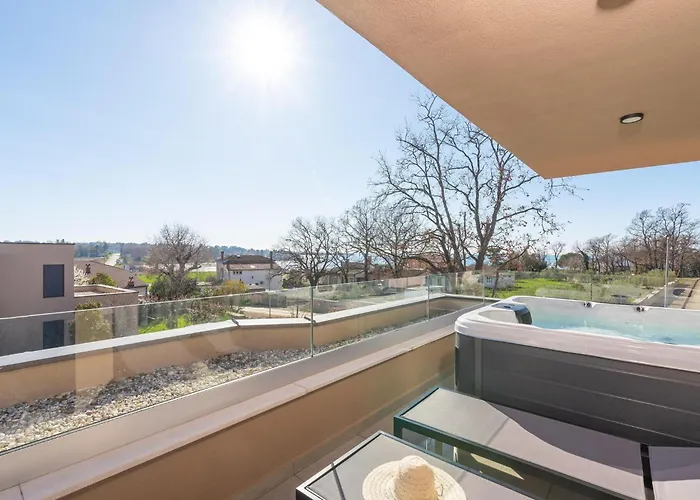 In Istria With Sea View & Bubble Bath Villa