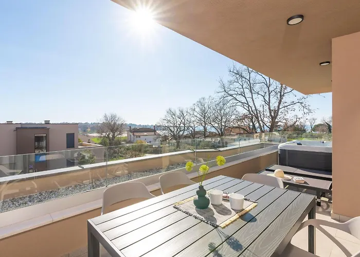 In Istria With Sea View & Bubble Bath Karigador