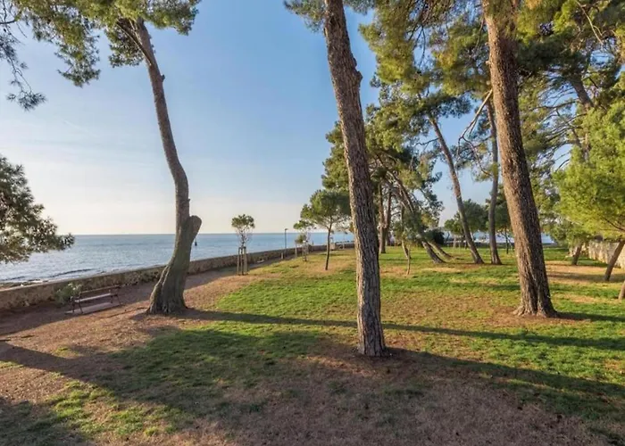 In Istria With Sea View & Bubble Bath Villa