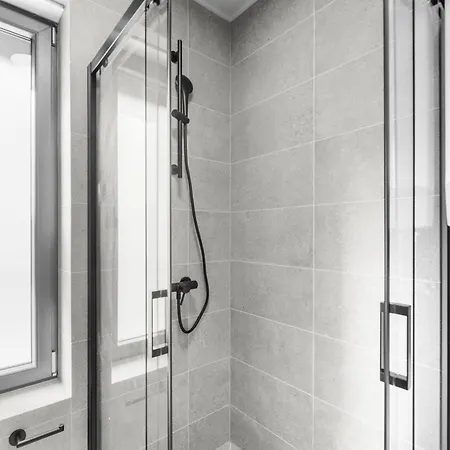 Penthouse With Bubble Bath * Karigador